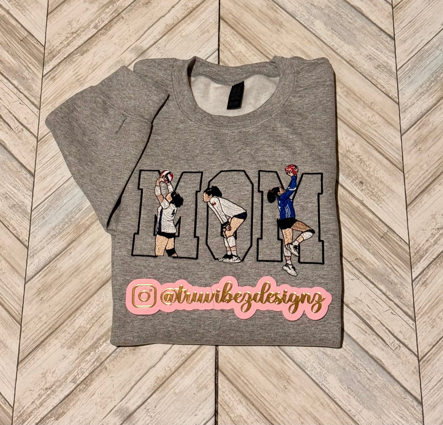 Custom MOM / DAD Embroidered Outline Sweatshirt